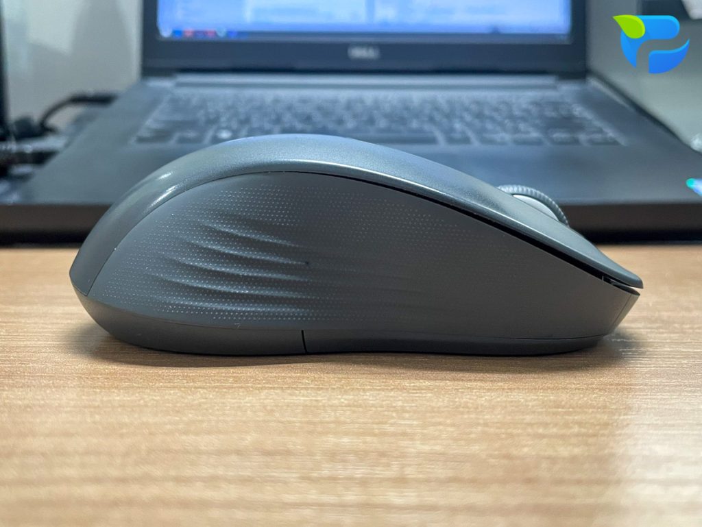 Logitech Signature M650 มุมขวา